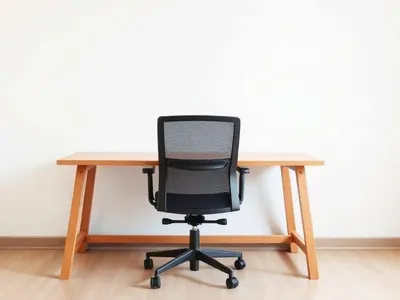 Office desk and chair for sale in Antigua & Barbuda